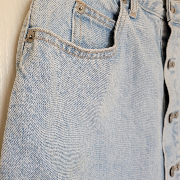 VINTAGE GUESS LIGHT WASH DENIM SKIRT - Picture 6 of 14